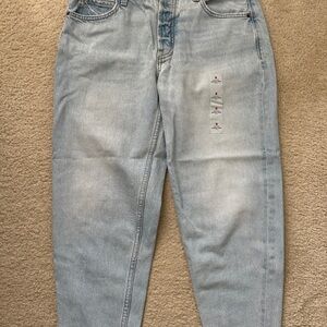 Light Blue Women's Jeans. High rise slouchy taper. Size 8